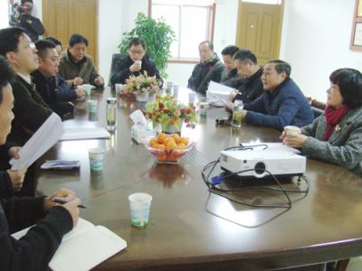 安慶市政協(xié)副主席戴德民、市政府副秘書(shū)長(zhǎng)葉玲霞帶隊(duì)調(diào)研金泉科技